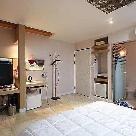 Hotel Venezia Songdo Busan 0*,